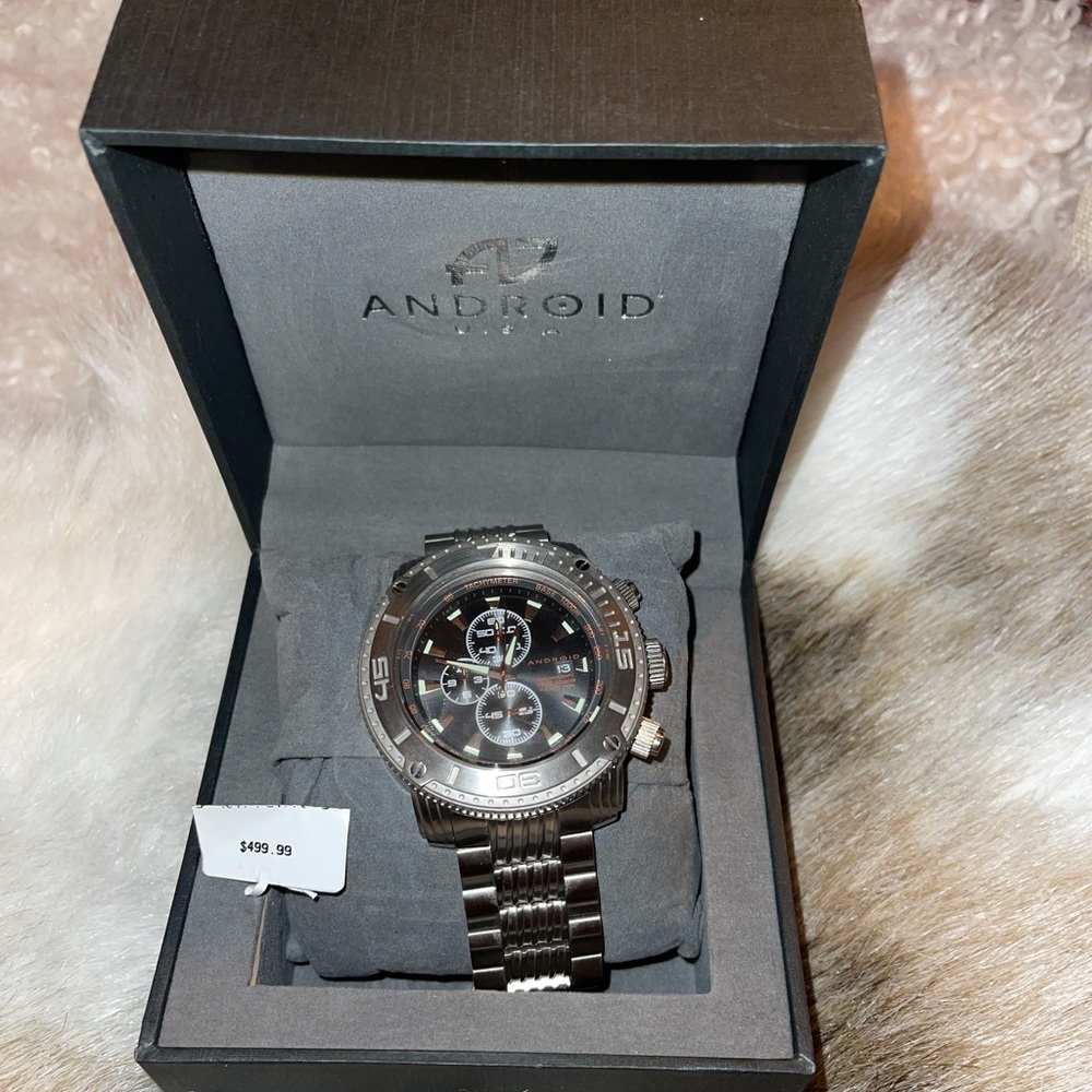 Watch - Picture 3 of 9